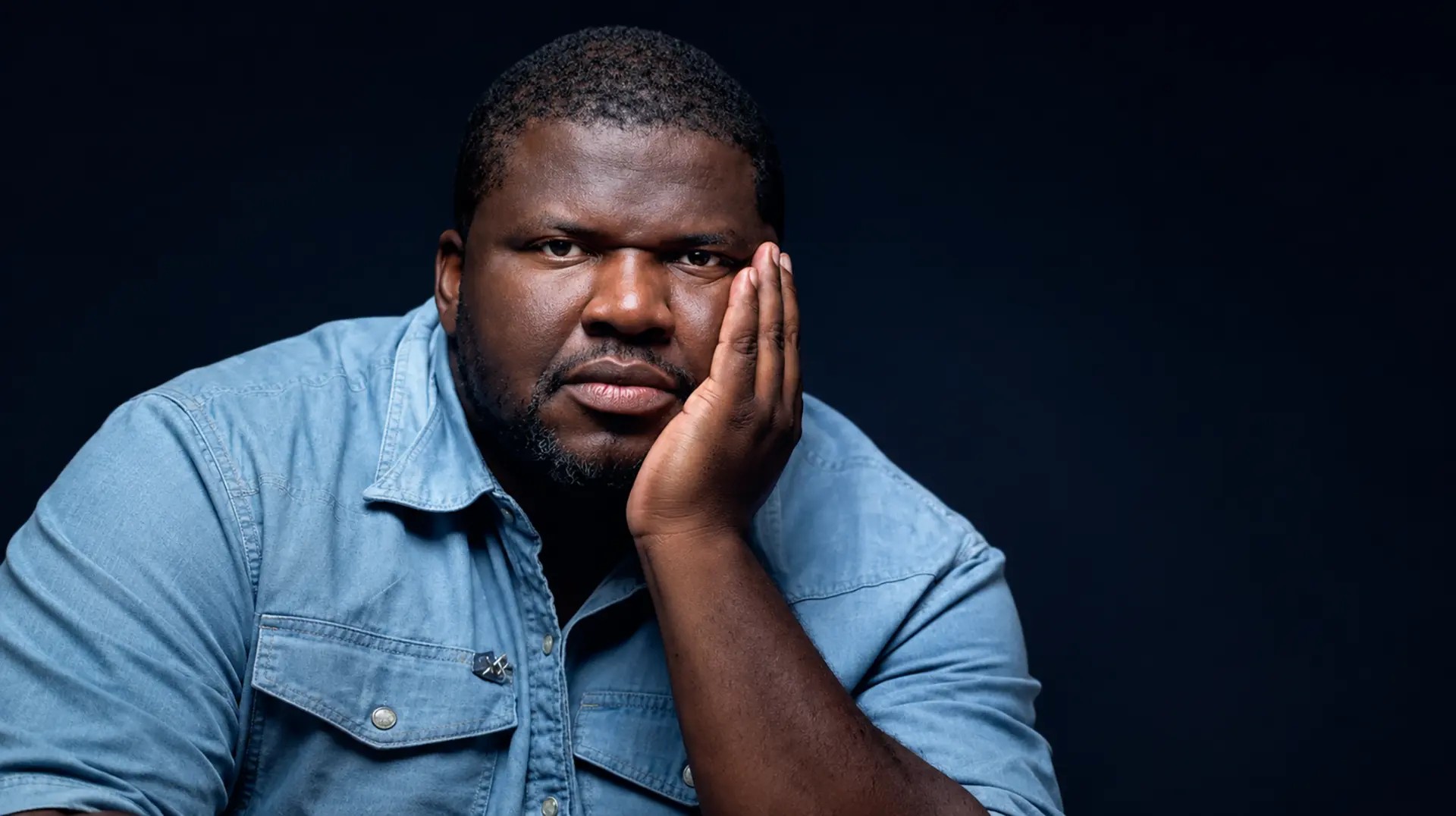 Portrait de l’écrivain haïtien-canadien Thélyson Orélien