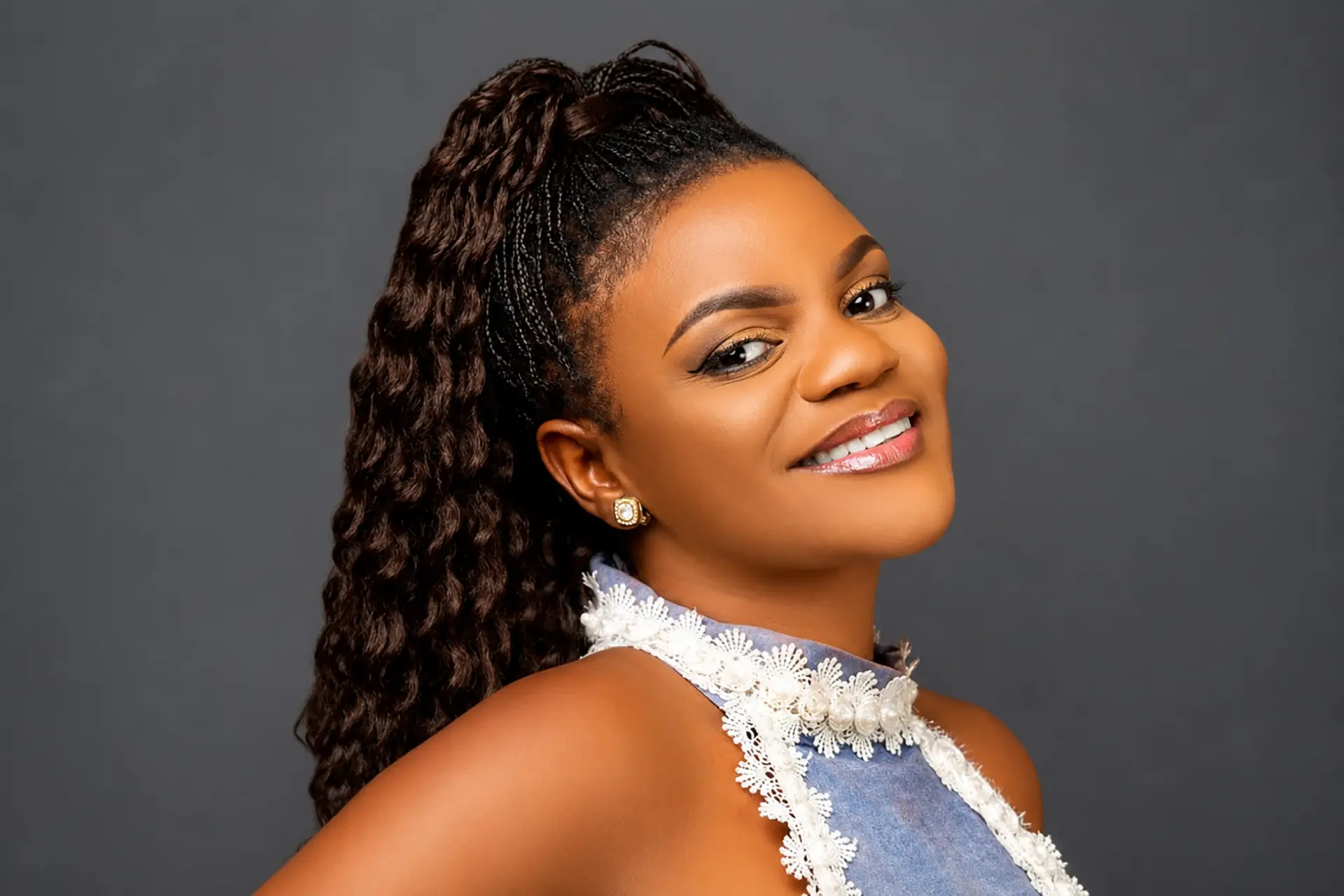 Portrait studio de la chanteuse haïtienne Renette Désir